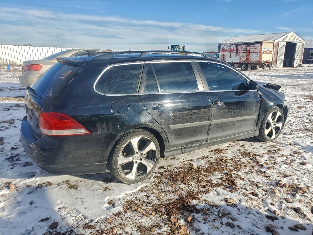 2011 VOLKSWAGEN JETTA TDI photo 3