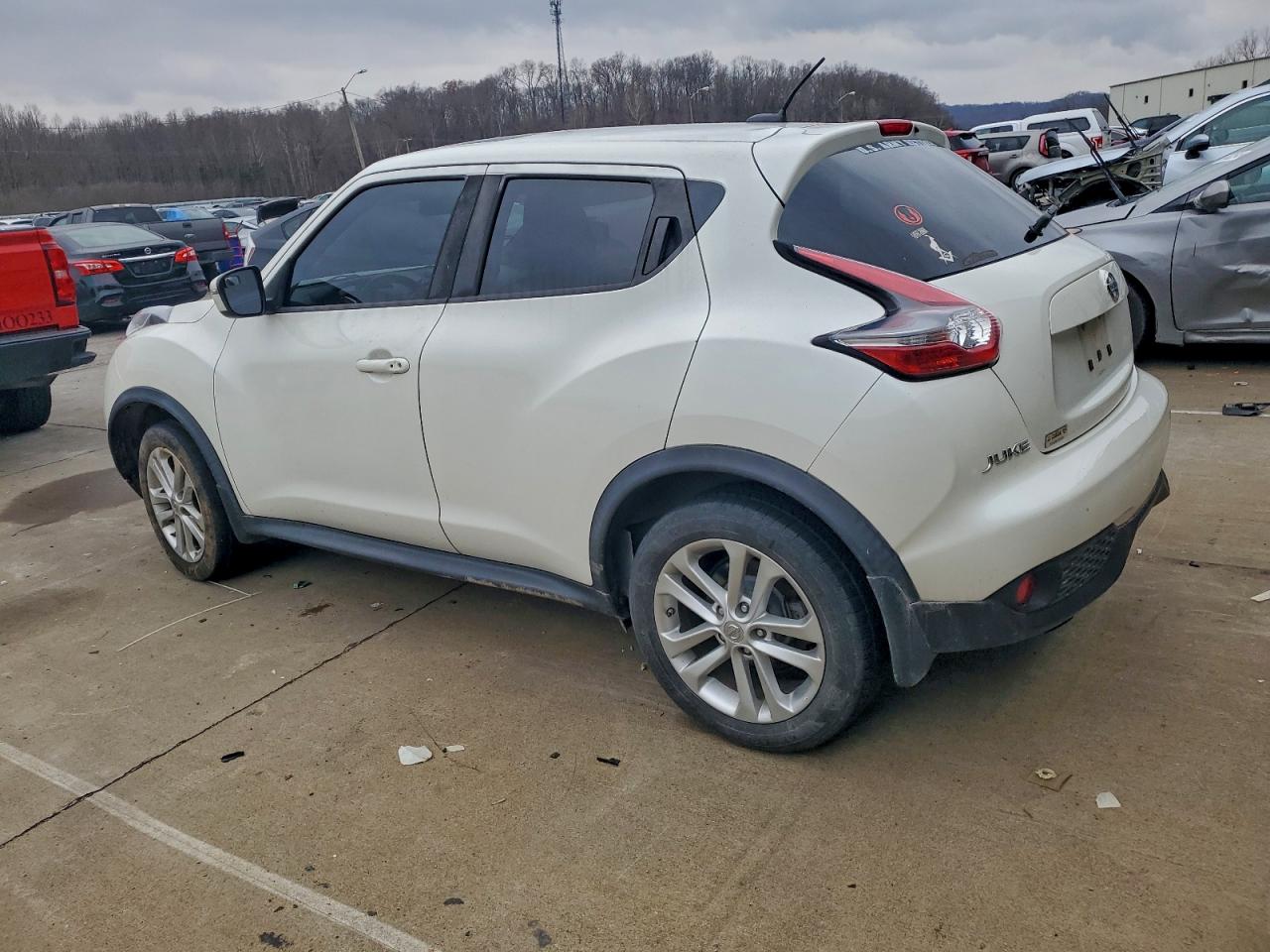 2015 NISSAN JUKE S photo 2
