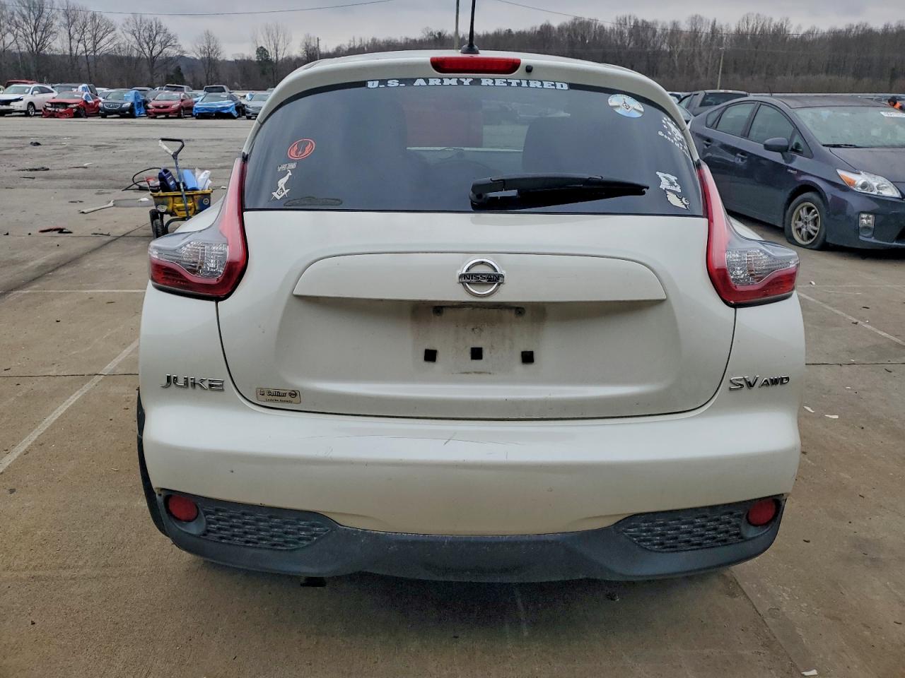 2015 NISSAN JUKE S photo 6