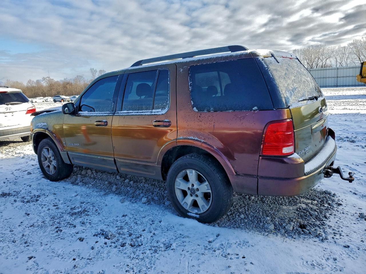 2005 FORD EXPLORER XLT photo 2