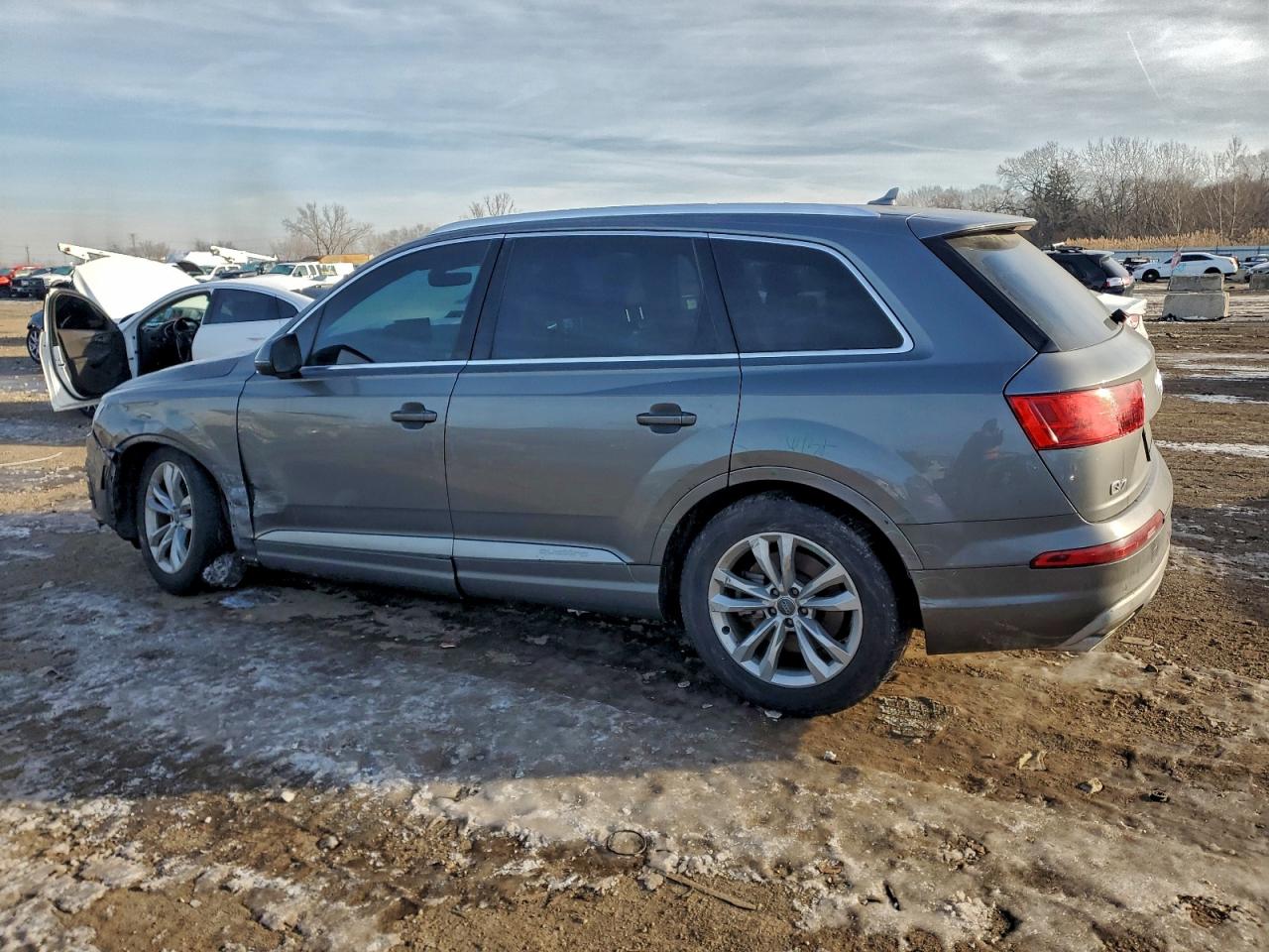 2017 AUDI Q7 PREMIUM photo 2