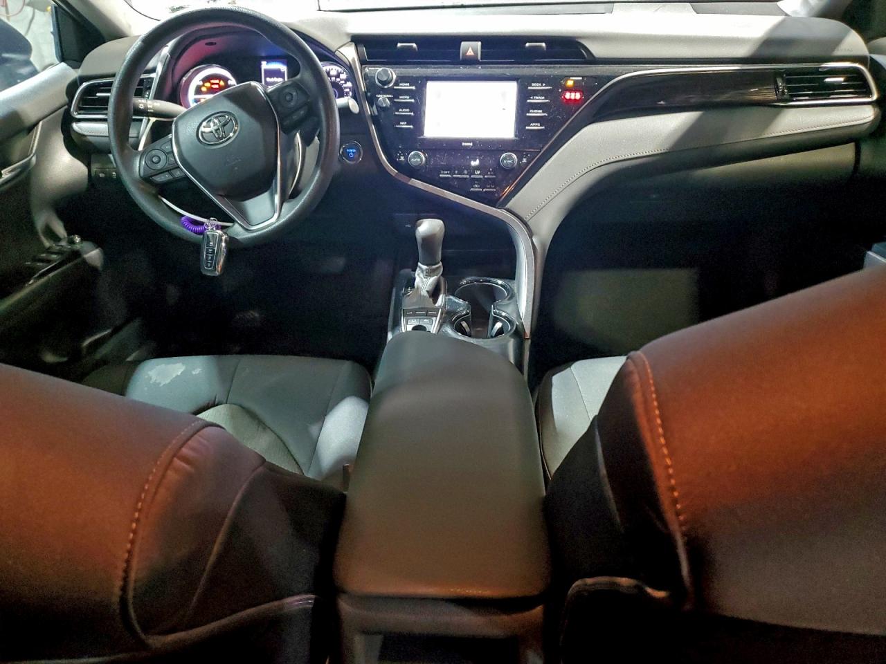 2020 TOYOTA CAMRY LE photo 8