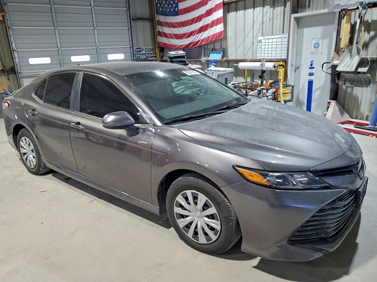 2020 TOYOTA CAMRY LE photo 4