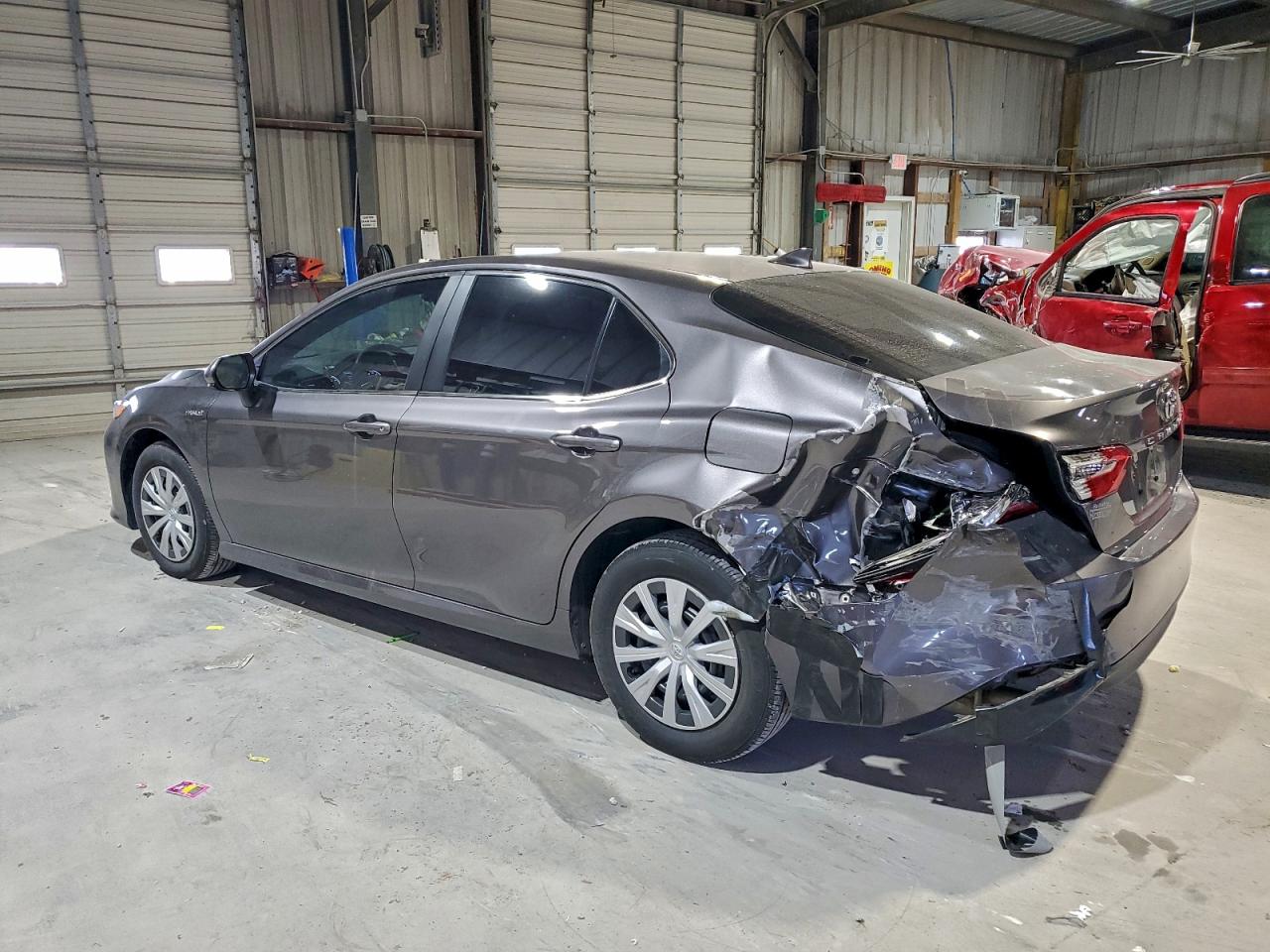2020 TOYOTA CAMRY LE photo 2