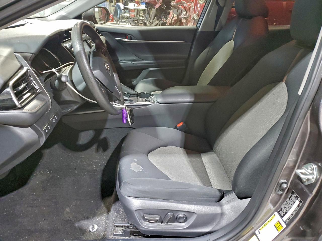 2020 TOYOTA CAMRY LE photo 7