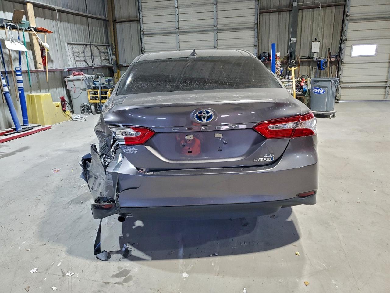 2020 TOYOTA CAMRY LE photo 6