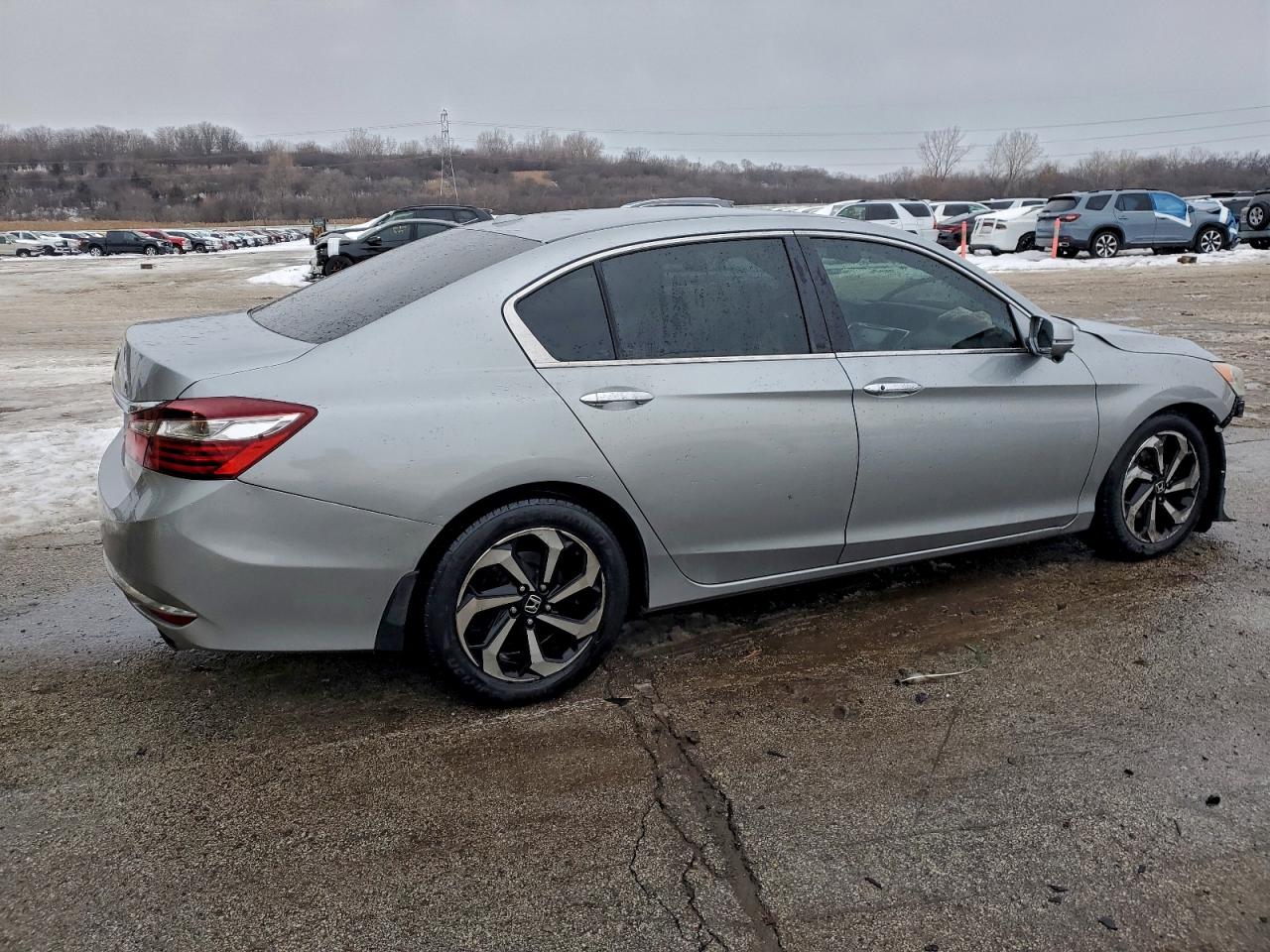 2017 HONDA ACCORD EX photo 3