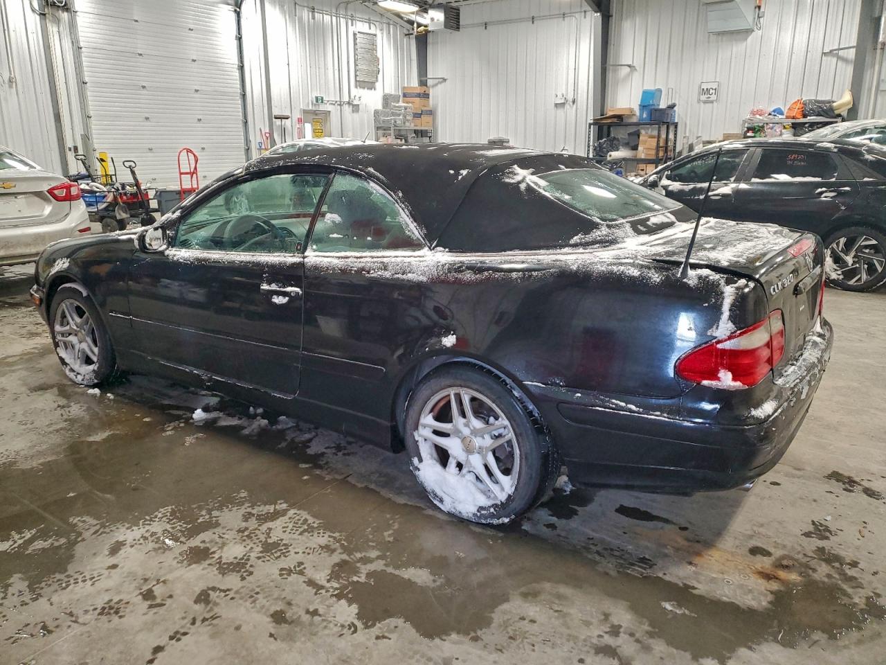 2002 MERCEDES-BENZ CLK 320 photo 2