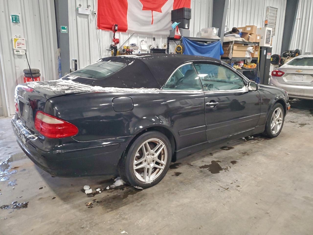 2002 MERCEDES-BENZ CLK 320 photo 3