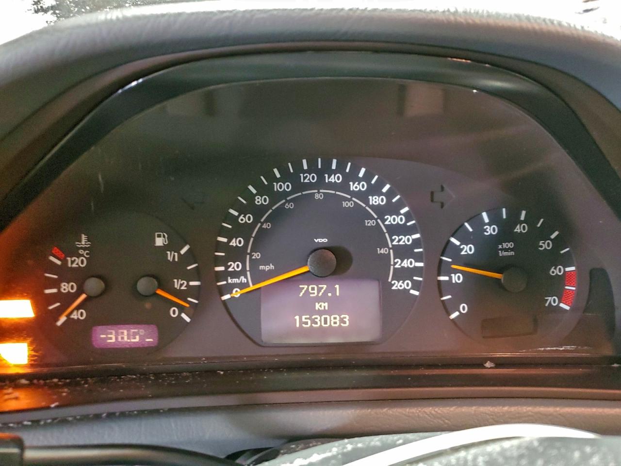 2002 MERCEDES-BENZ CLK 320 photo 9