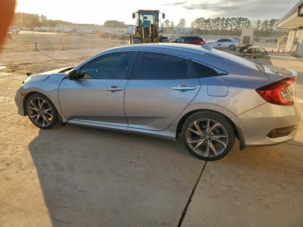 2020 HONDA CIVIC TOURING photo 2