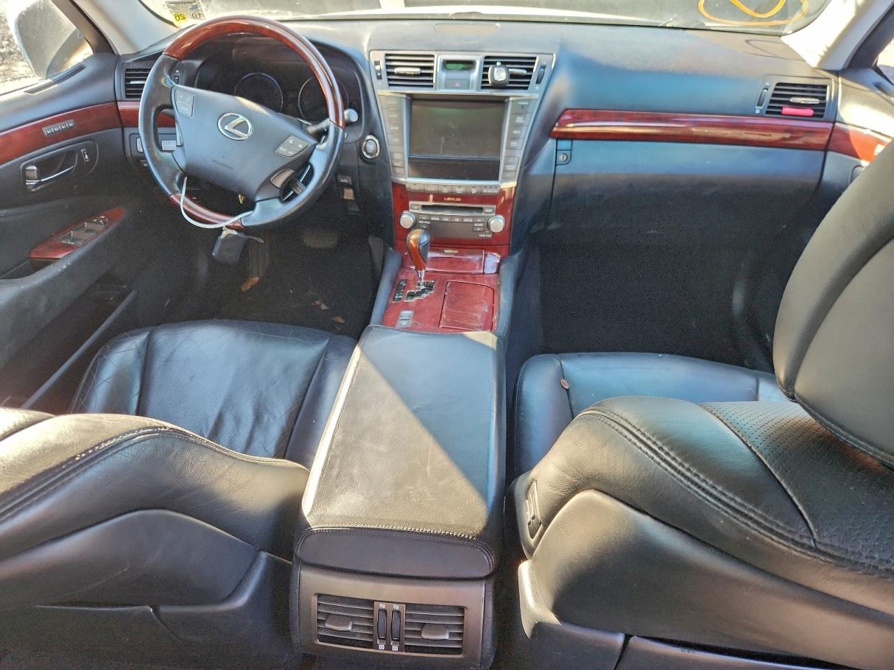 2010 LEXUS LS 460 photo 8