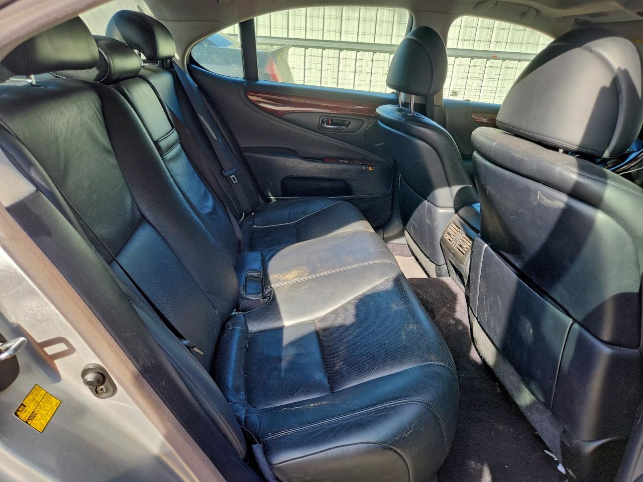 2010 LEXUS LS 460 photo 10