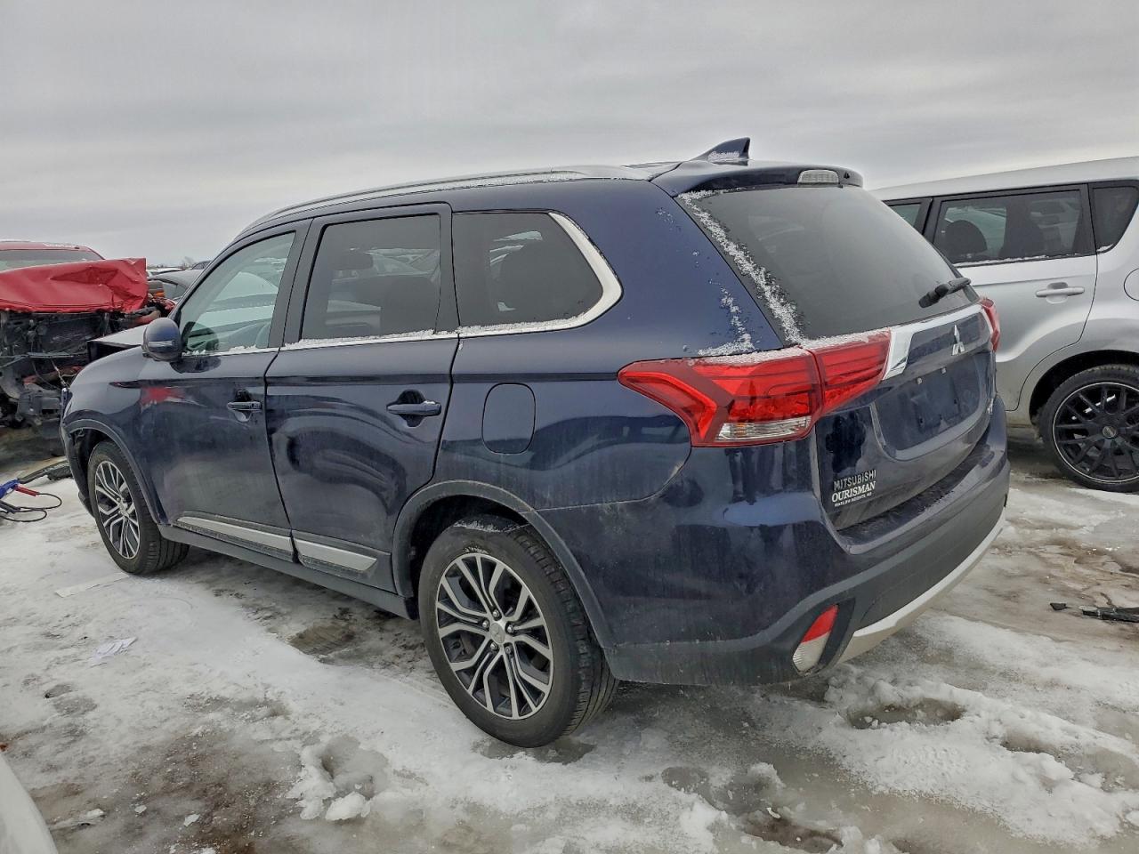 2018 MITSUBISHI OUTLANDER SE photo 2
