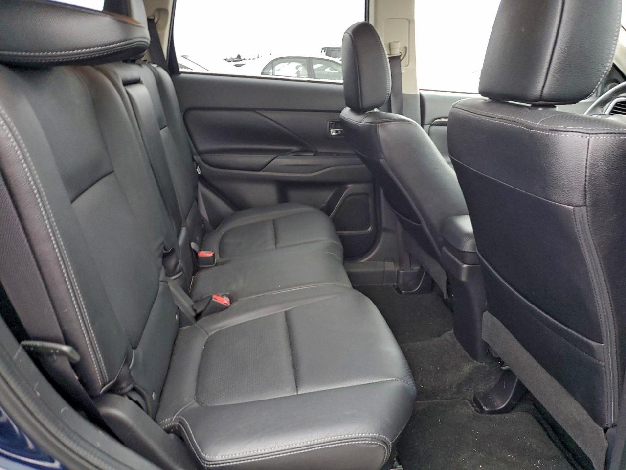 2018 MITSUBISHI OUTLANDER SE photo 10