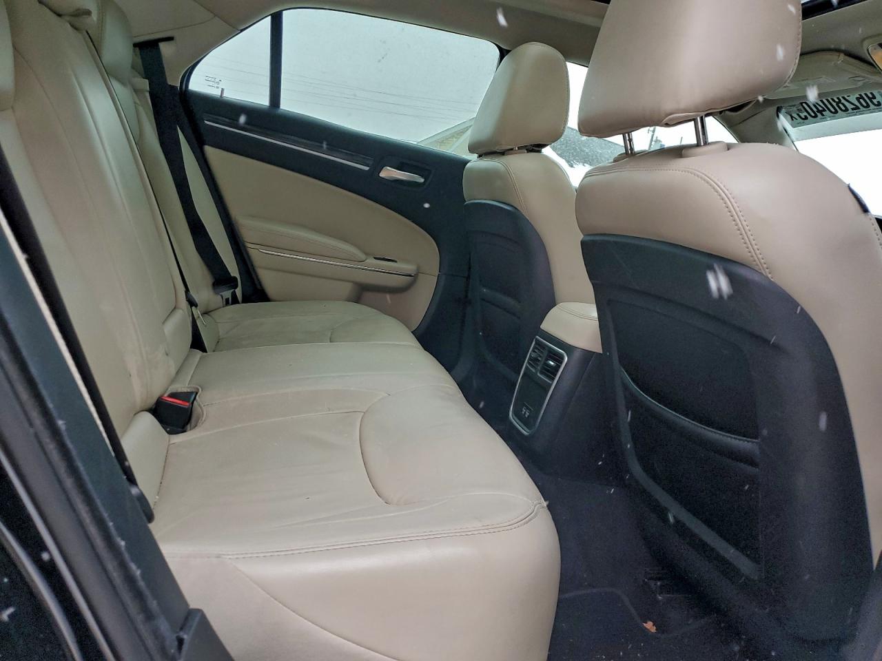 2016 CHRYSLER 300 LIMITED photo 10
