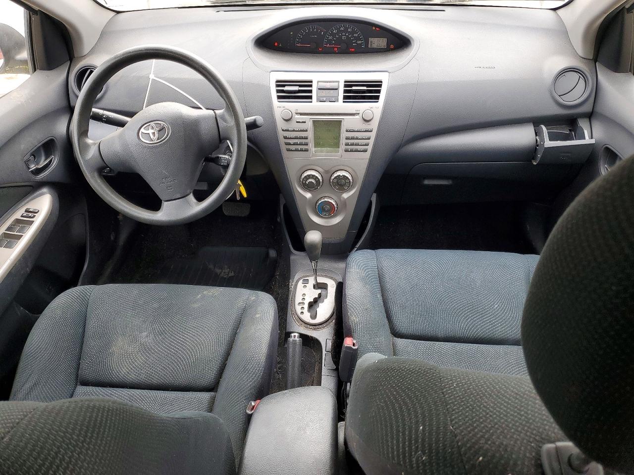 2010 TOYOTA YARIS photo 8