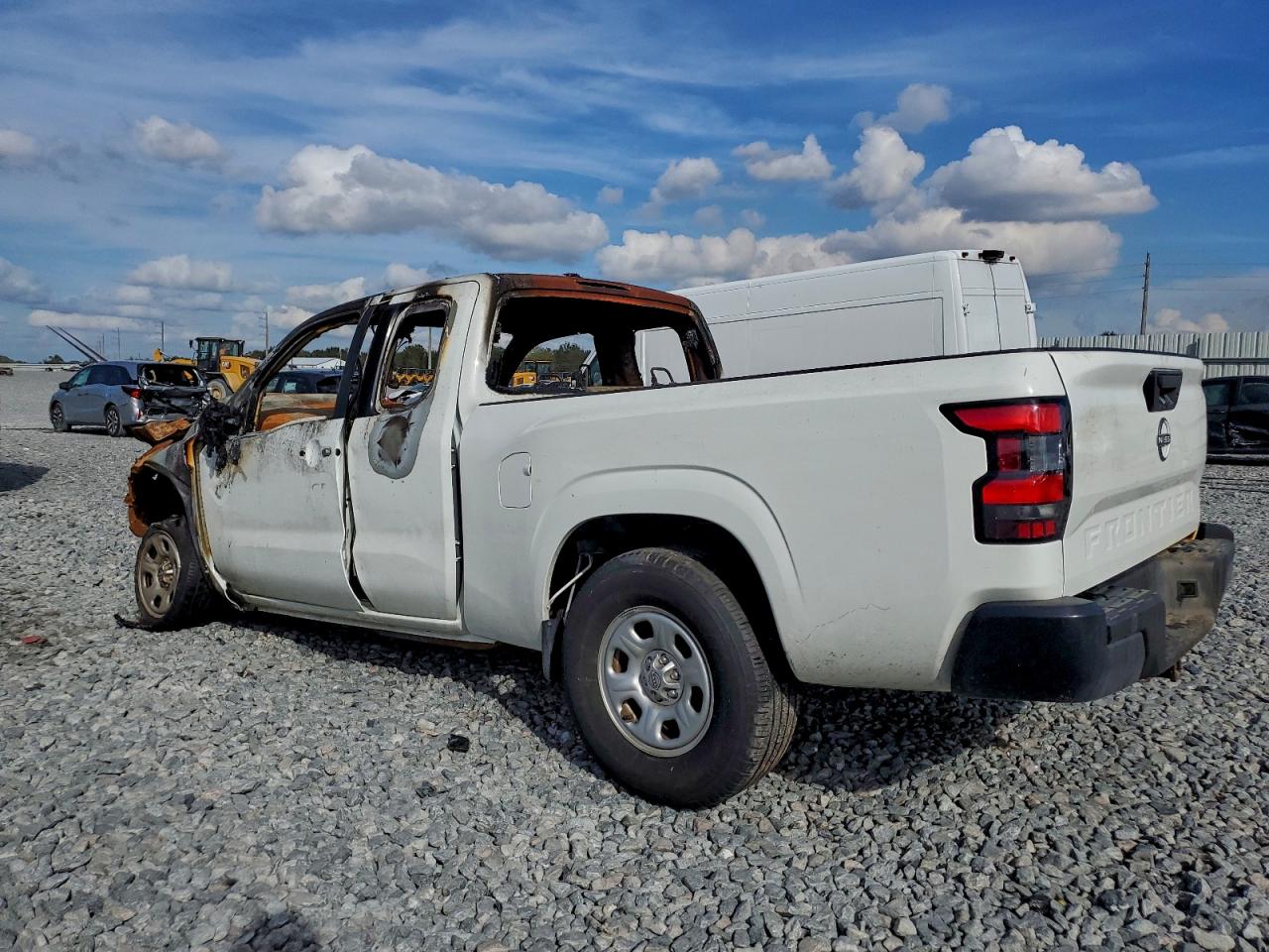 2024 NISSAN FRONTIER S photo 2