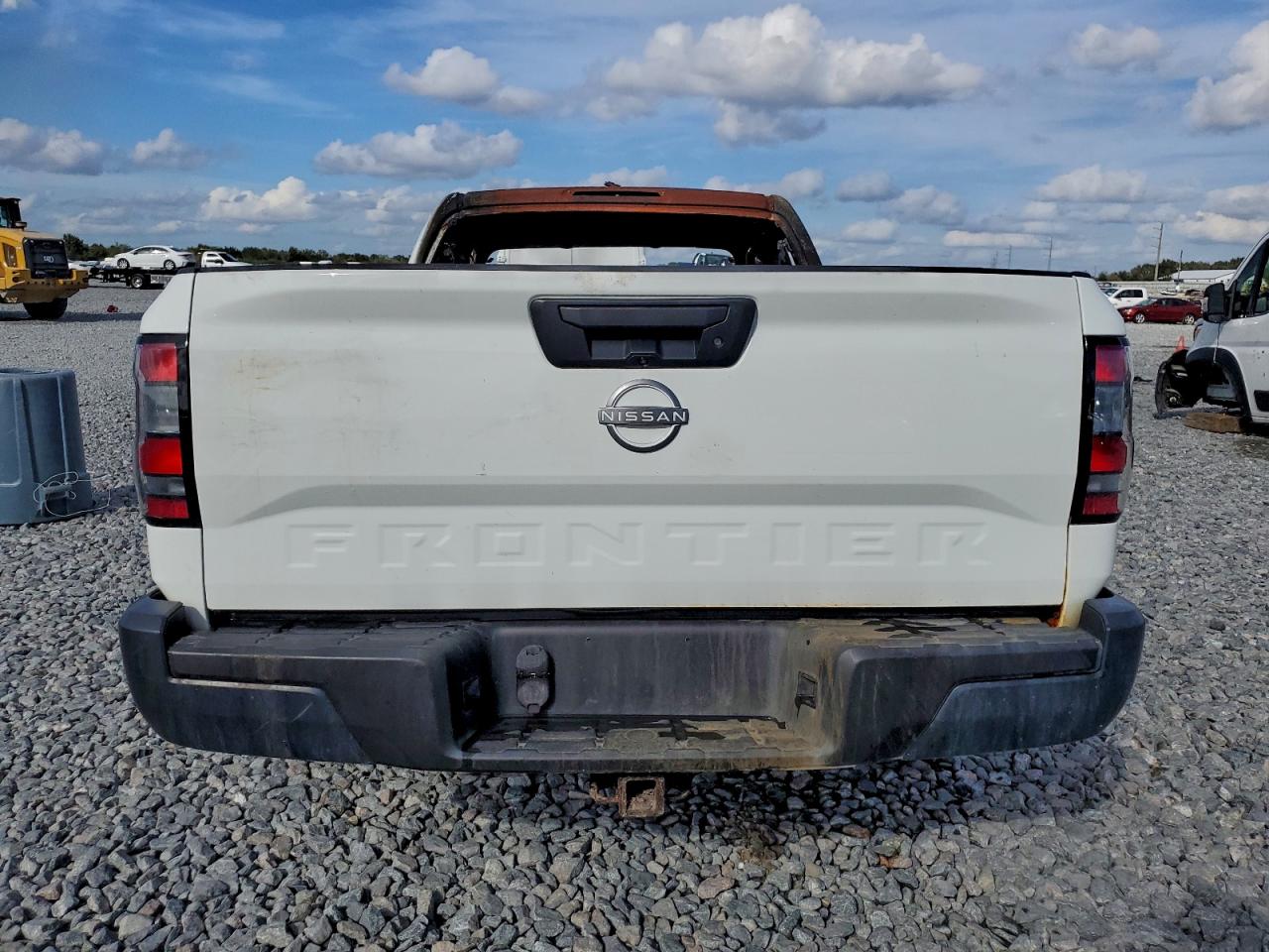 2024 NISSAN FRONTIER S photo 6