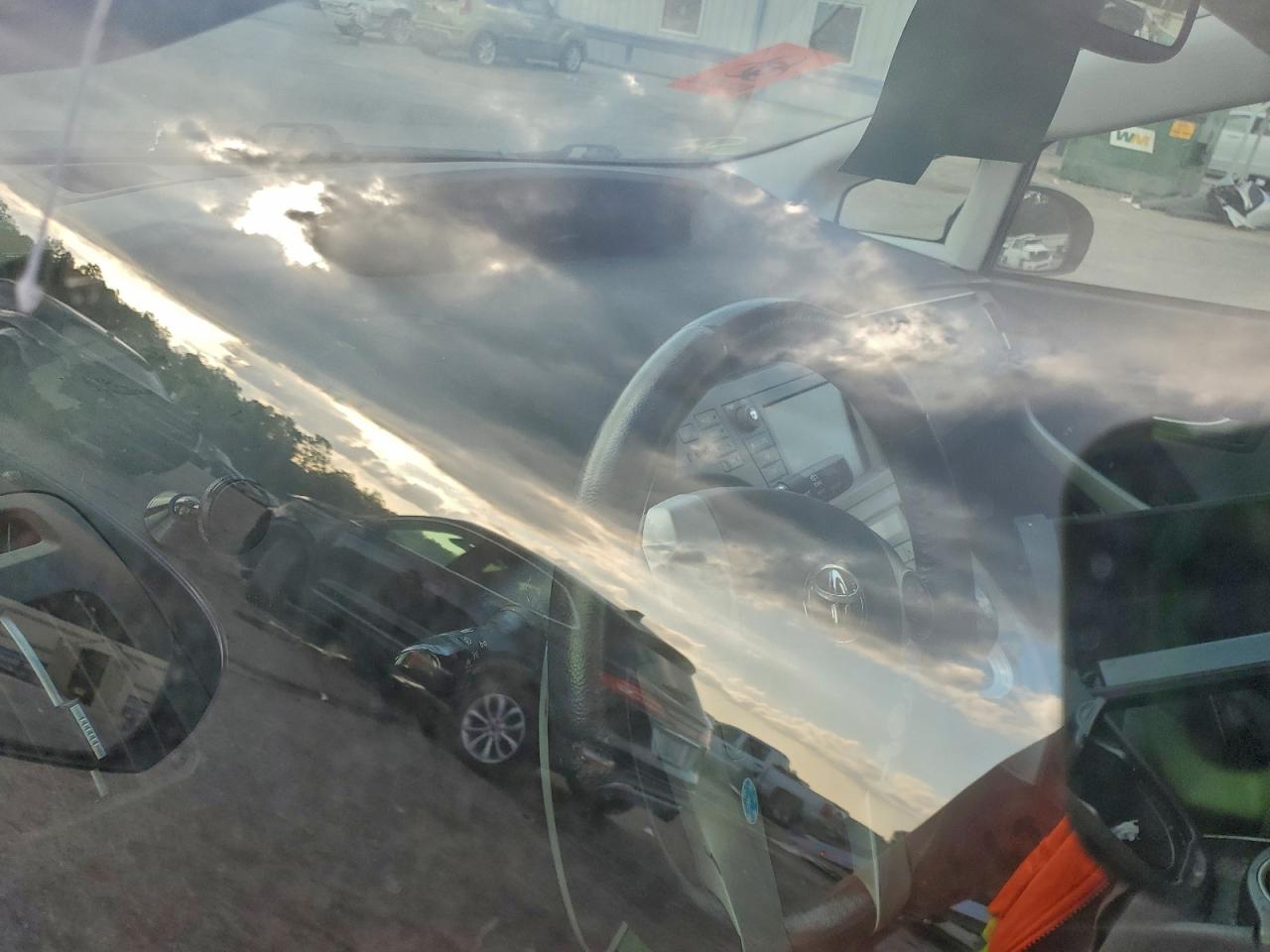 2012 TOYOTA PRIUS photo 9