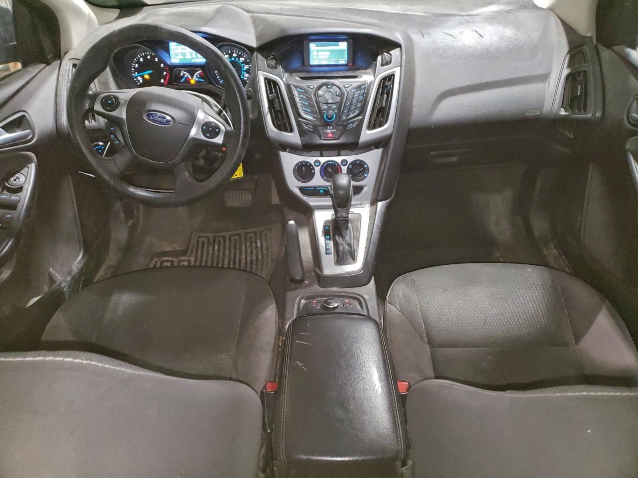 2014 FORD FOCUS SE photo 8