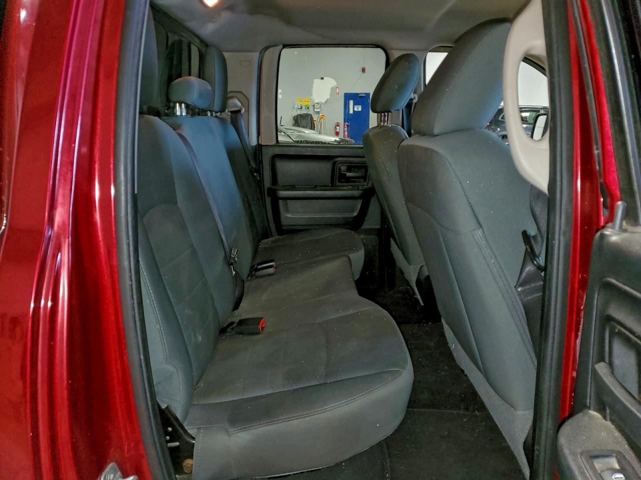 2014 RAM 1500 ST photo 10