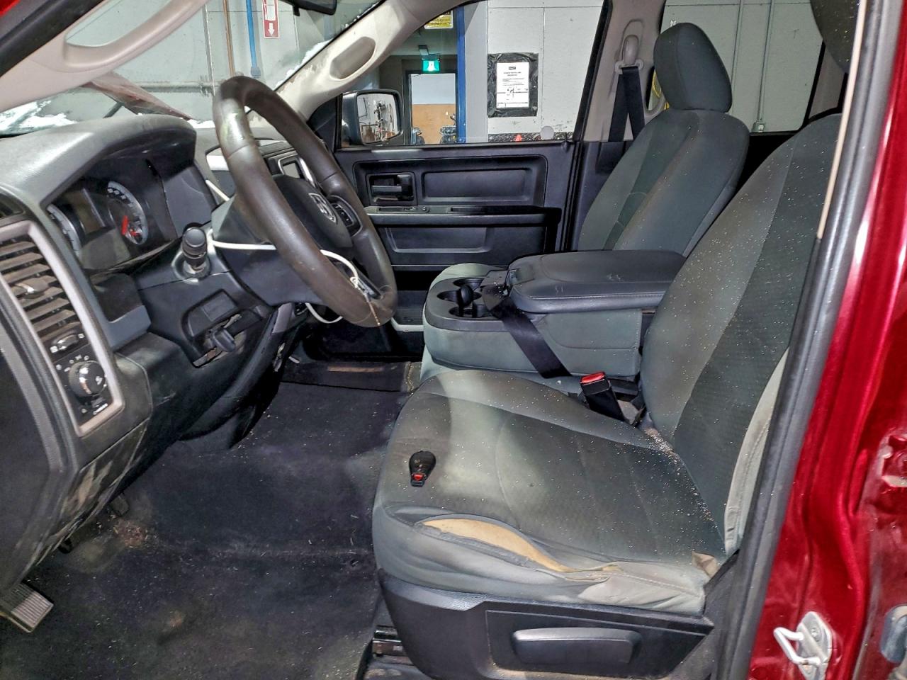 2014 RAM 1500 ST photo 7