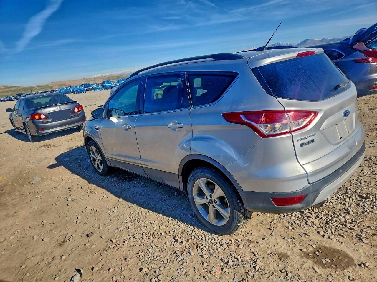 2015 FORD ESCAPE SE photo 2