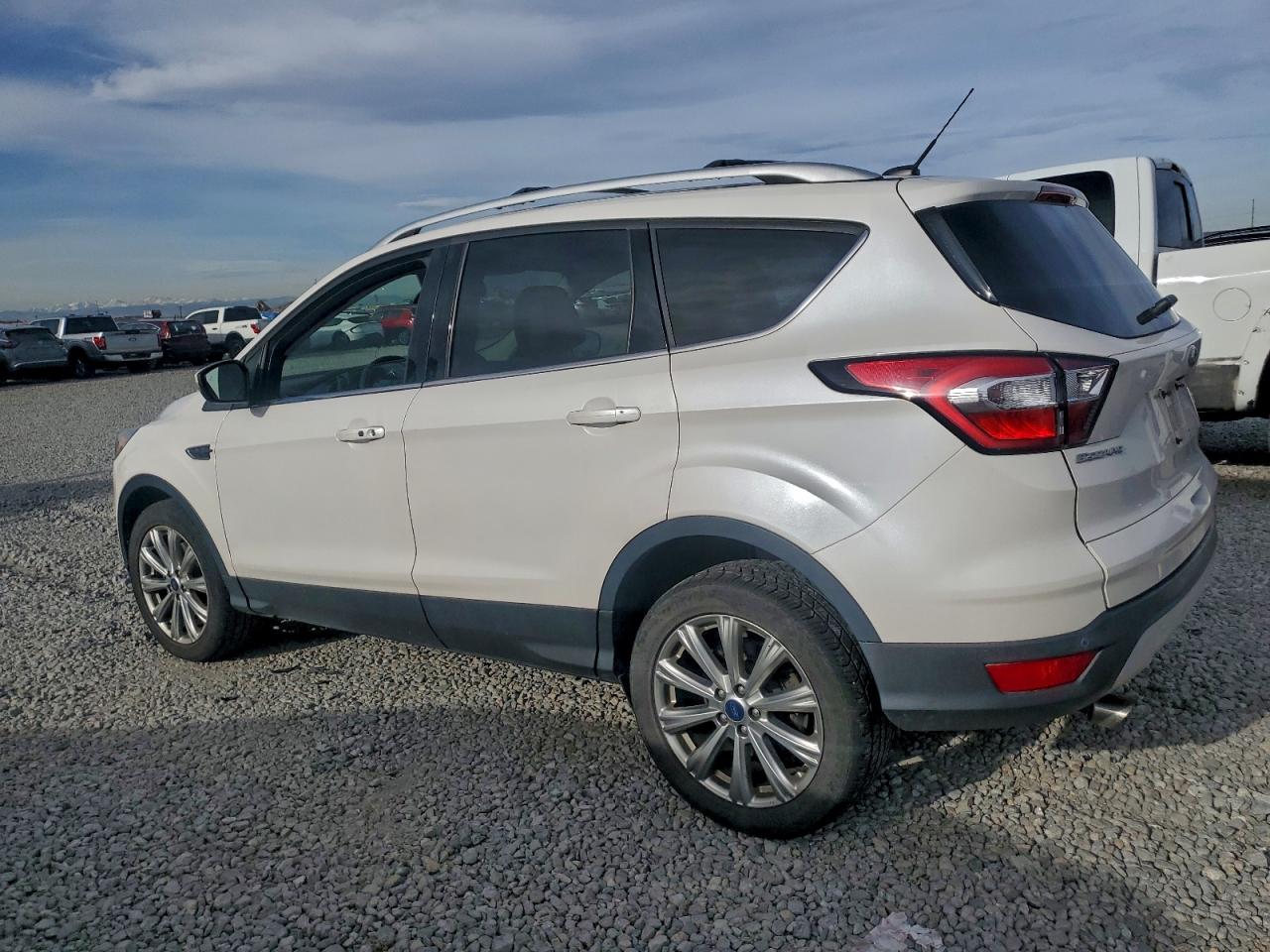 2017 FORD ESCAPE TITANIUM photo 2