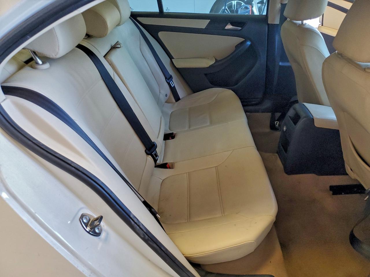 2012 VOLKSWAGEN JETTA SE photo 28