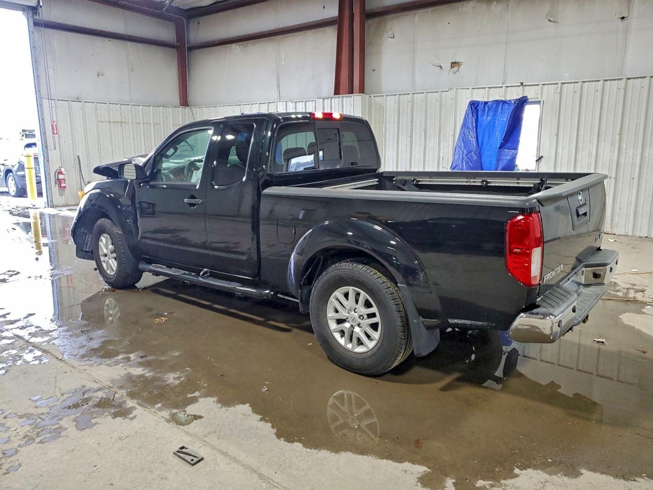 2017 NISSAN FRONTIER SV photo 2