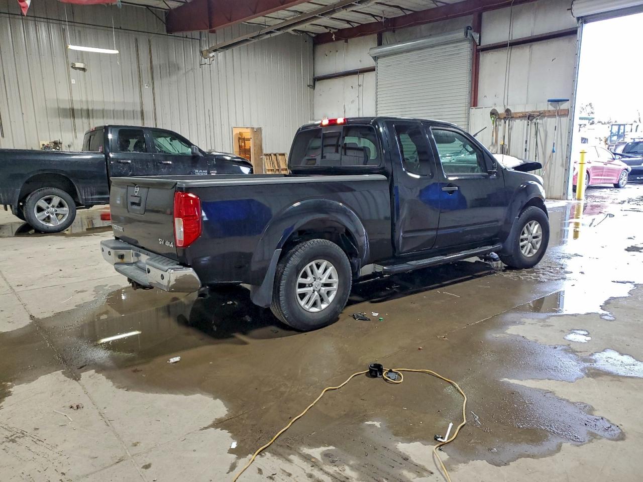 2017 NISSAN FRONTIER SV photo 3