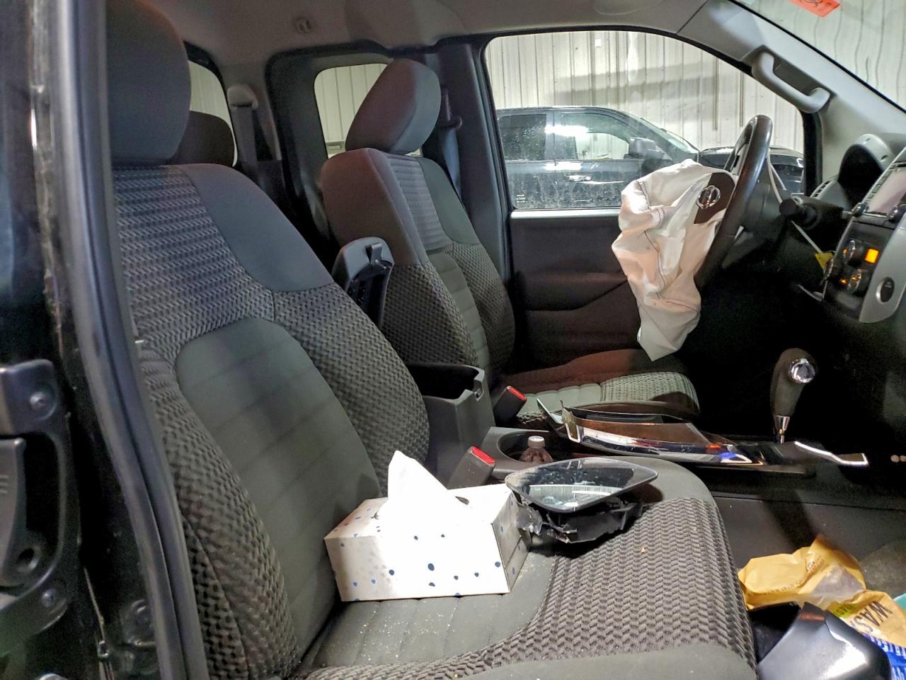 2017 NISSAN FRONTIER SV photo 10