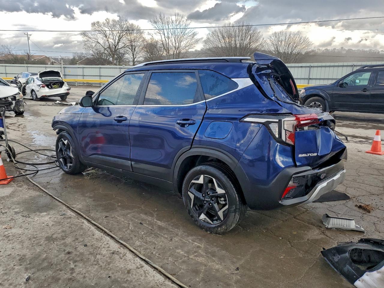 2025 KIA SELTOS EX photo 2