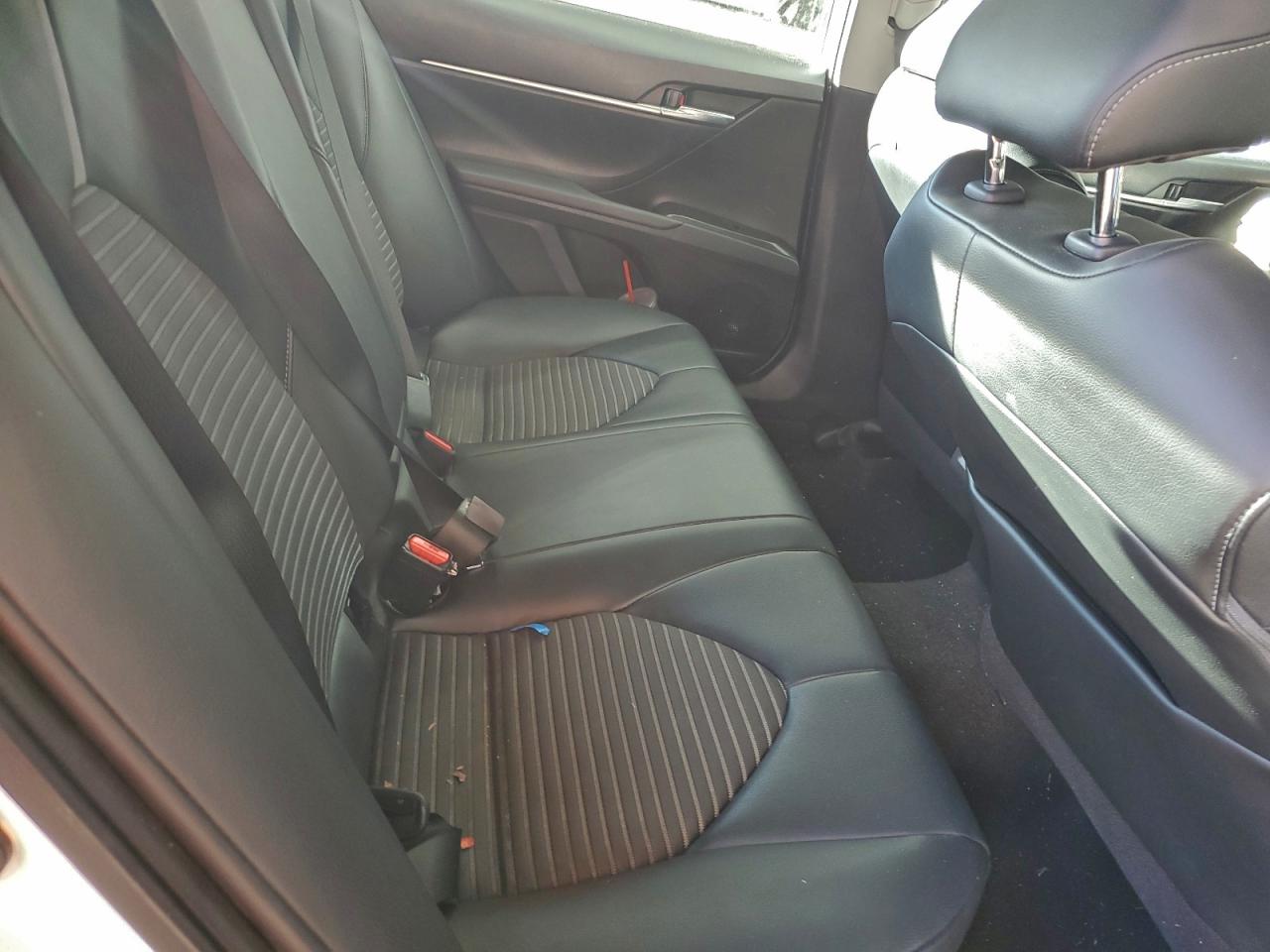 2021 TOYOTA CAMRY SE photo 10