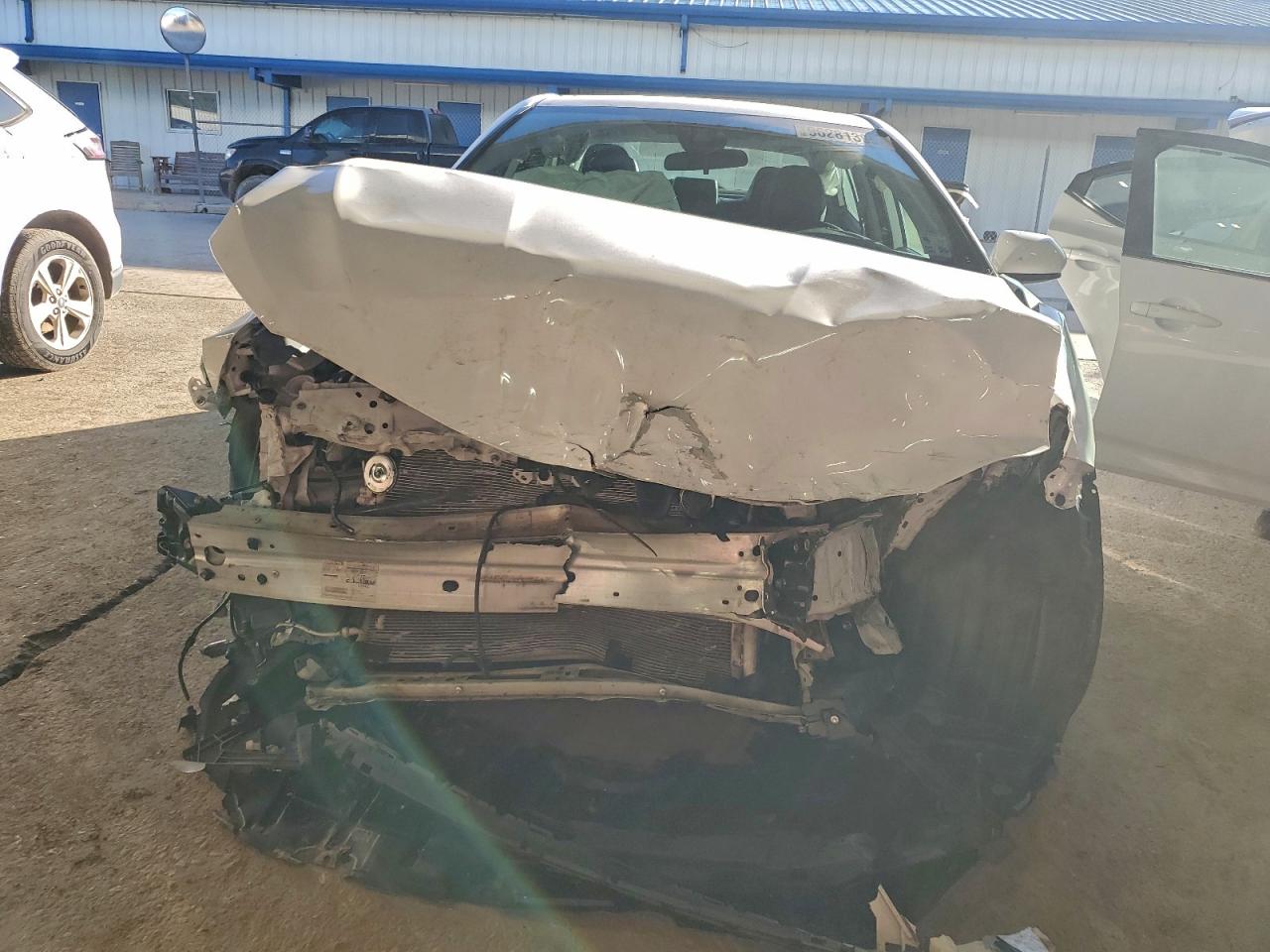 2021 TOYOTA CAMRY SE photo 5