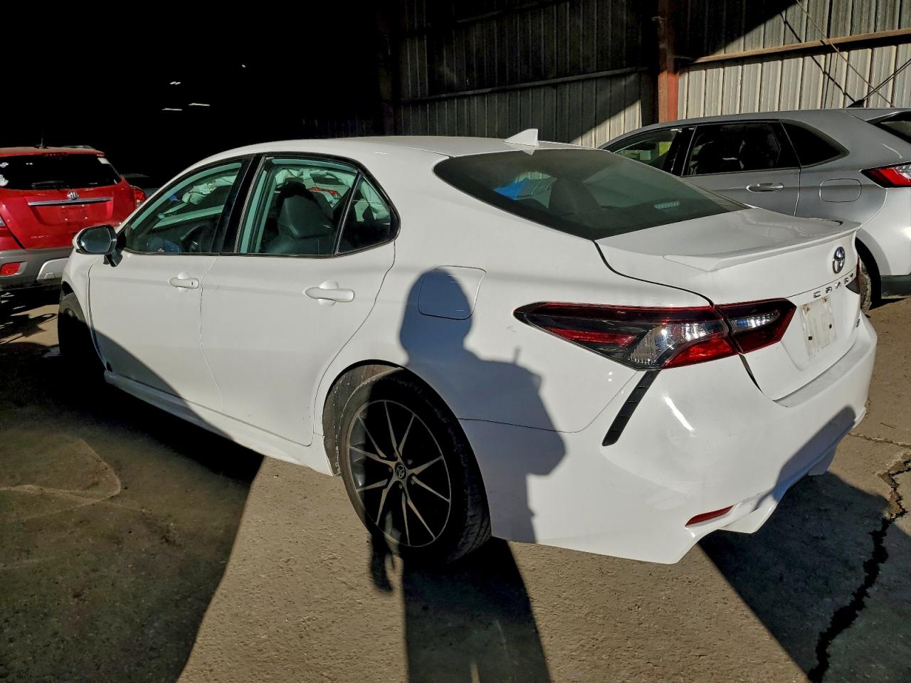 2021 TOYOTA CAMRY SE photo 2
