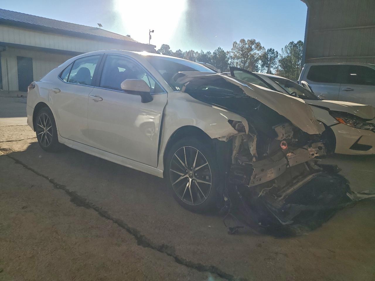 2021 TOYOTA CAMRY SE photo 4