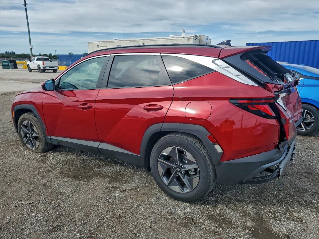 2026 HYUNDAI TUCSON SEL photo 2