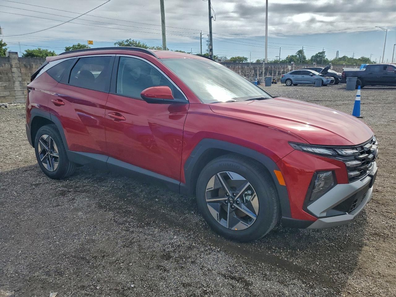 2026 HYUNDAI TUCSON SEL photo 4