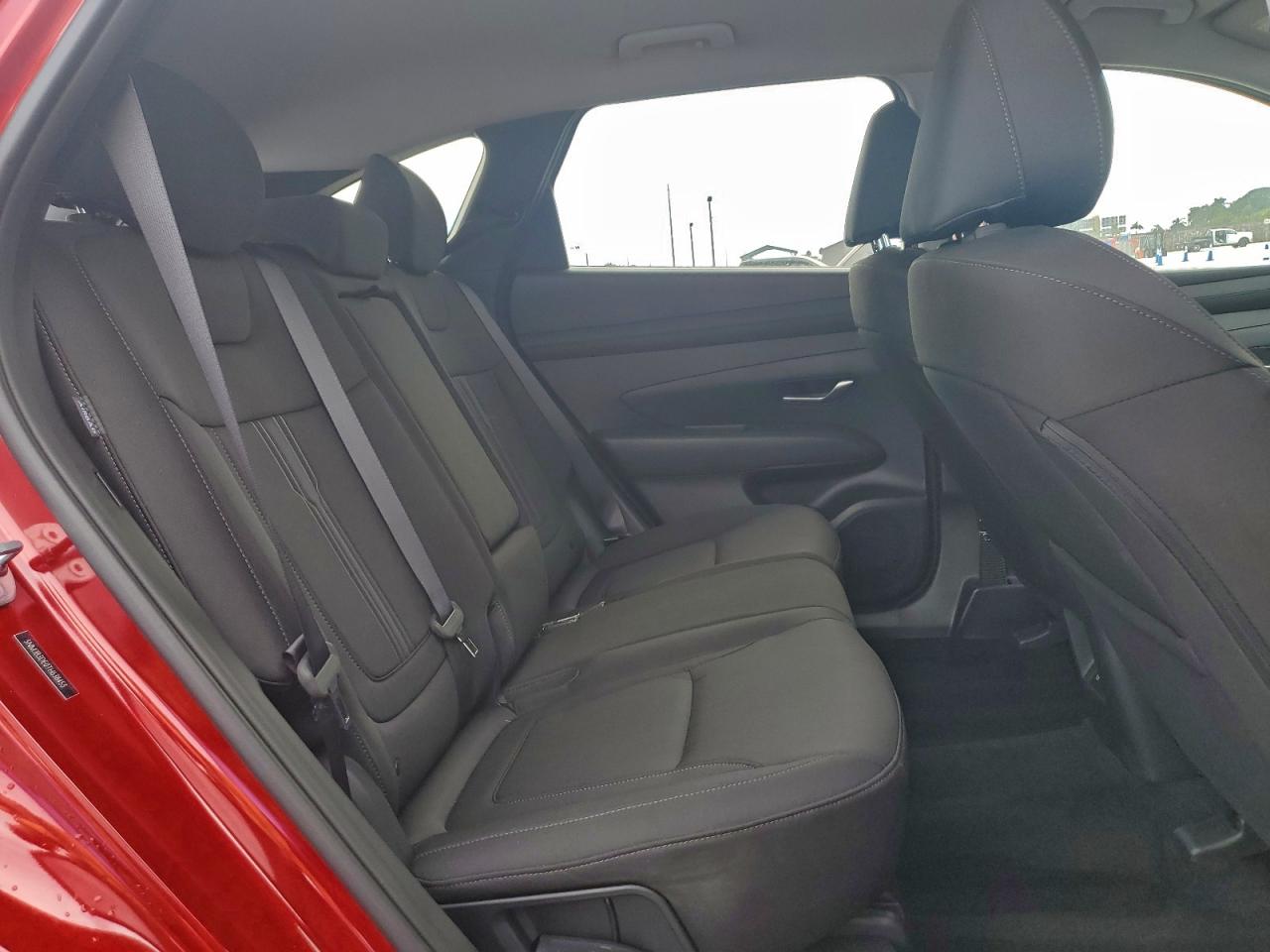 2026 HYUNDAI TUCSON SEL photo 10