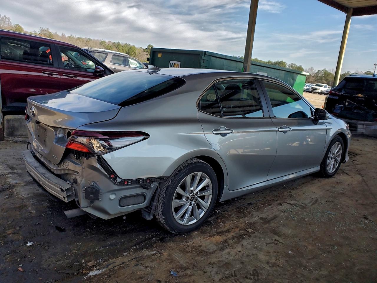 2023 TOYOTA CAMRY LE photo 3