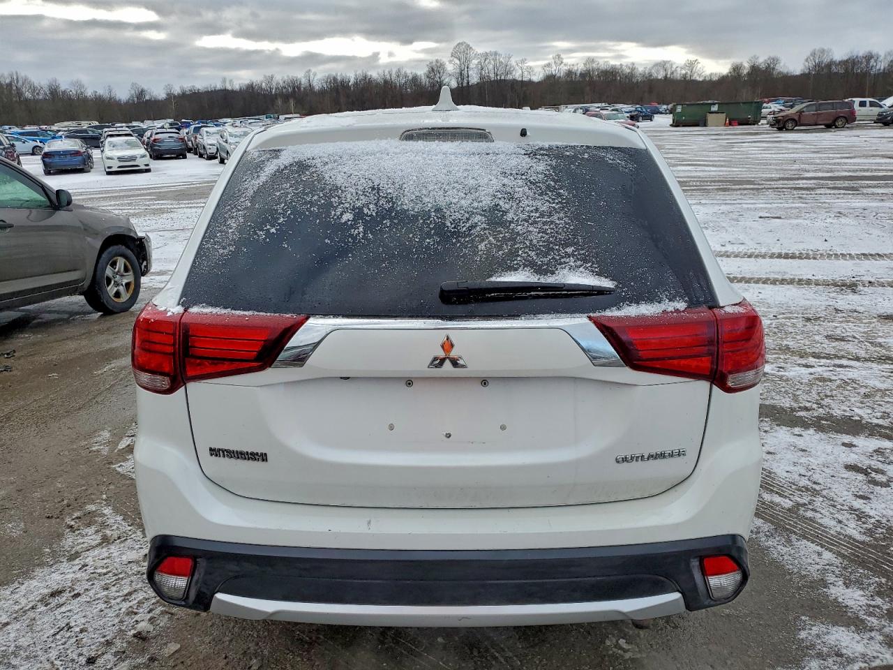 2017 MITSUBISHI OUTLANDER ES photo 6