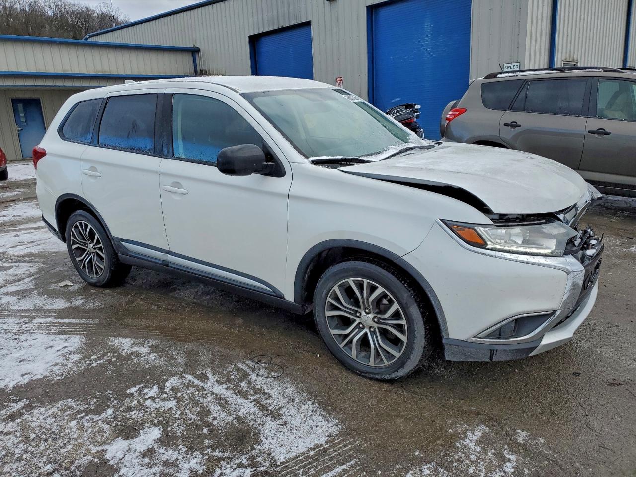 2017 MITSUBISHI OUTLANDER ES photo 4