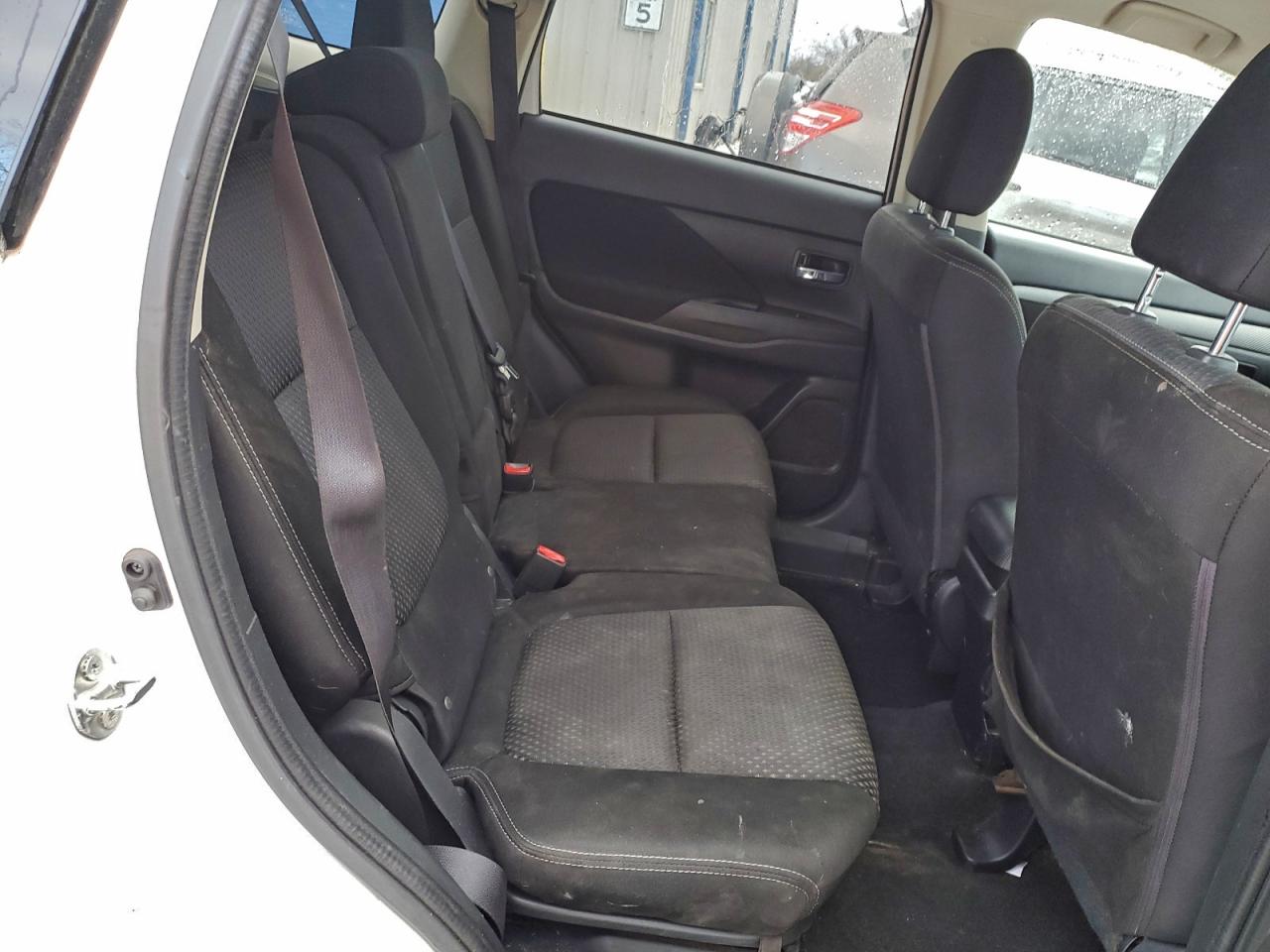 2017 MITSUBISHI OUTLANDER ES photo 11