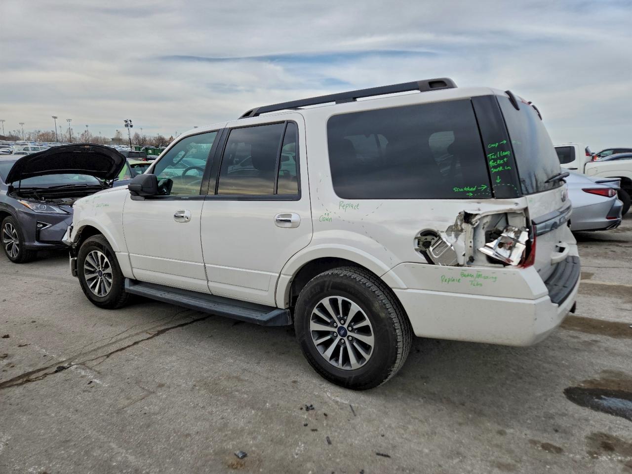 2016 FORD EXPEDITION XLT photo 2