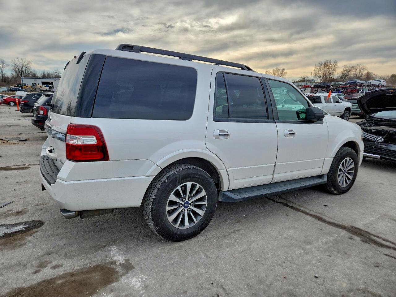 2016 FORD EXPEDITION XLT photo 3