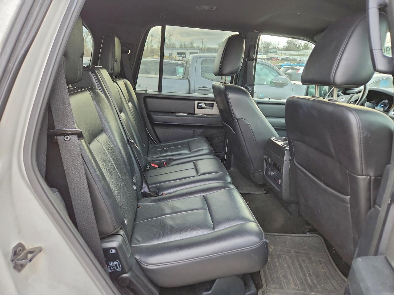 2016 FORD EXPEDITION XLT photo 11