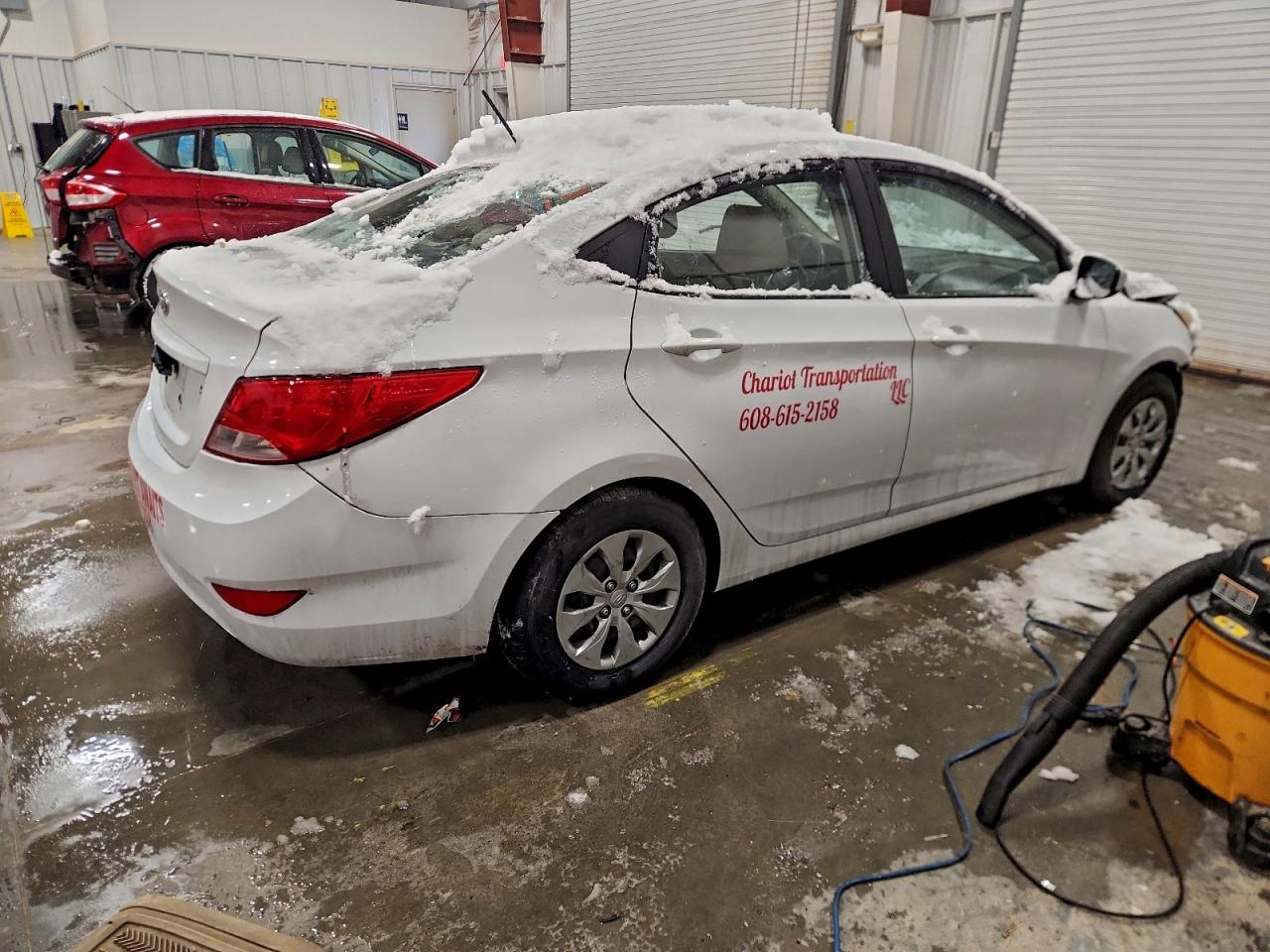 2017 HYUNDAI ACCENT SE photo 3