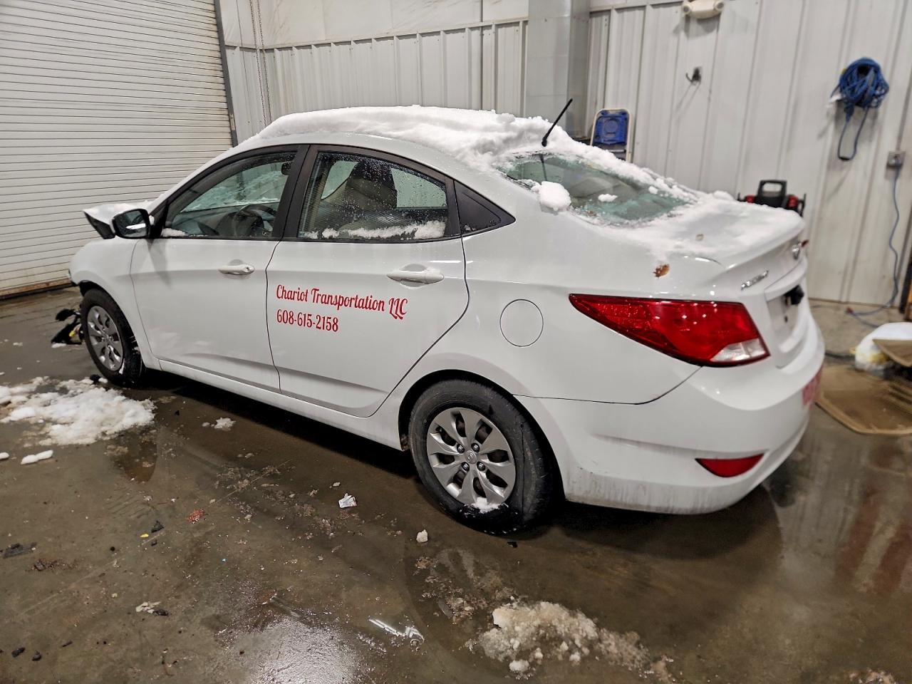 2017 HYUNDAI ACCENT SE photo 2
